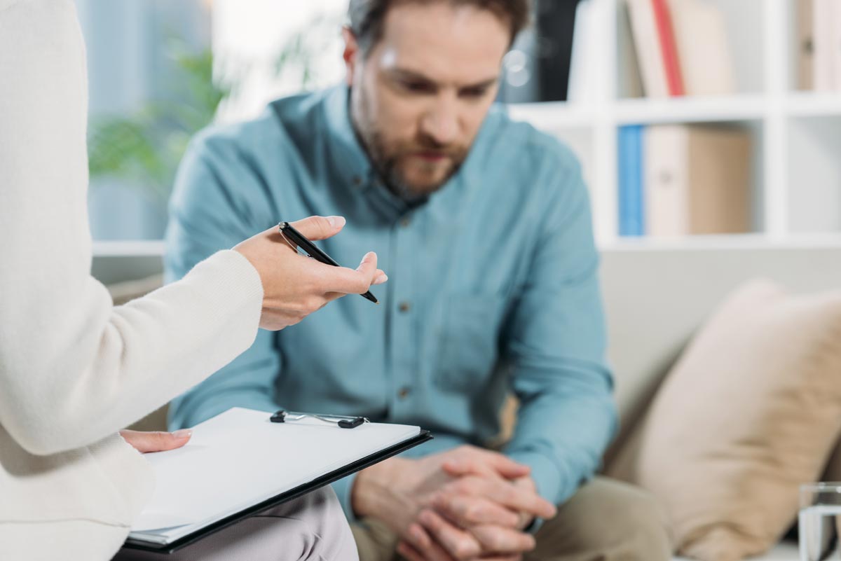 Séance d'hypnose chez un praticien